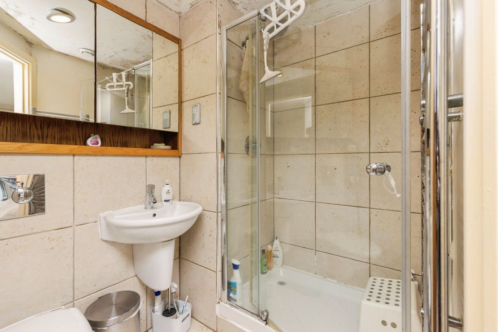 Additional image 9 of 2 bed flat for saleArmouries Way, Leeds LS10