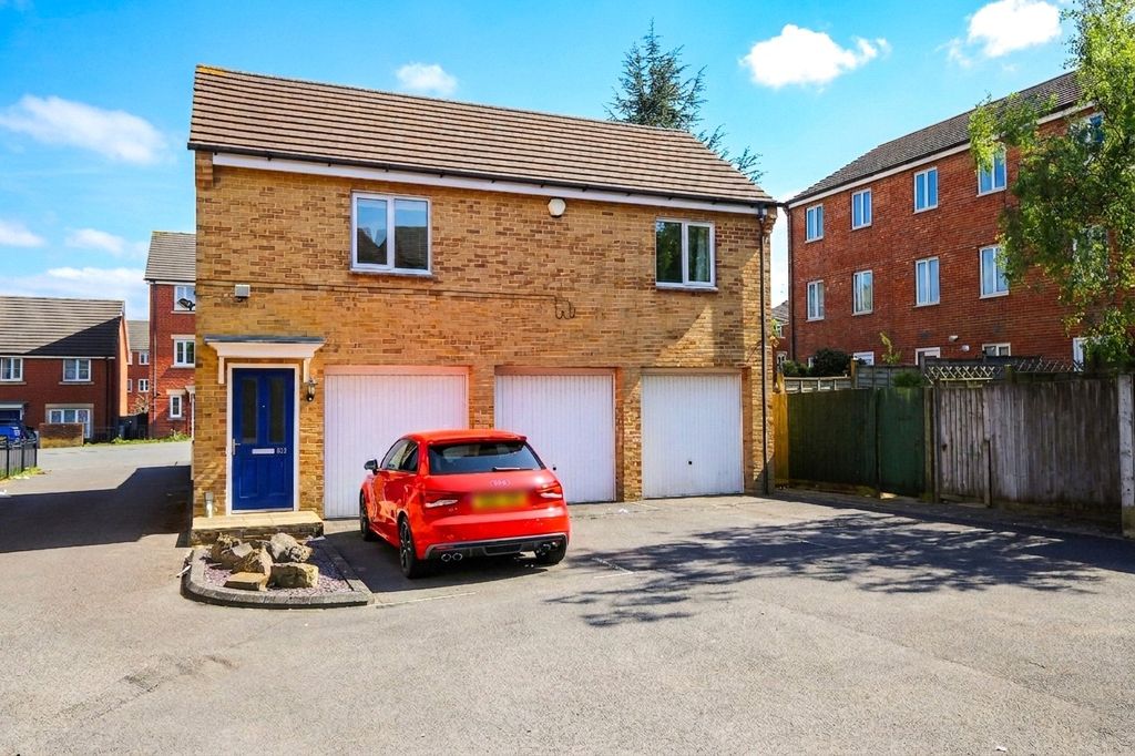Additional image 2 of 2 bed flat for saleFilton Avenue, Horfield, Bristol BS7