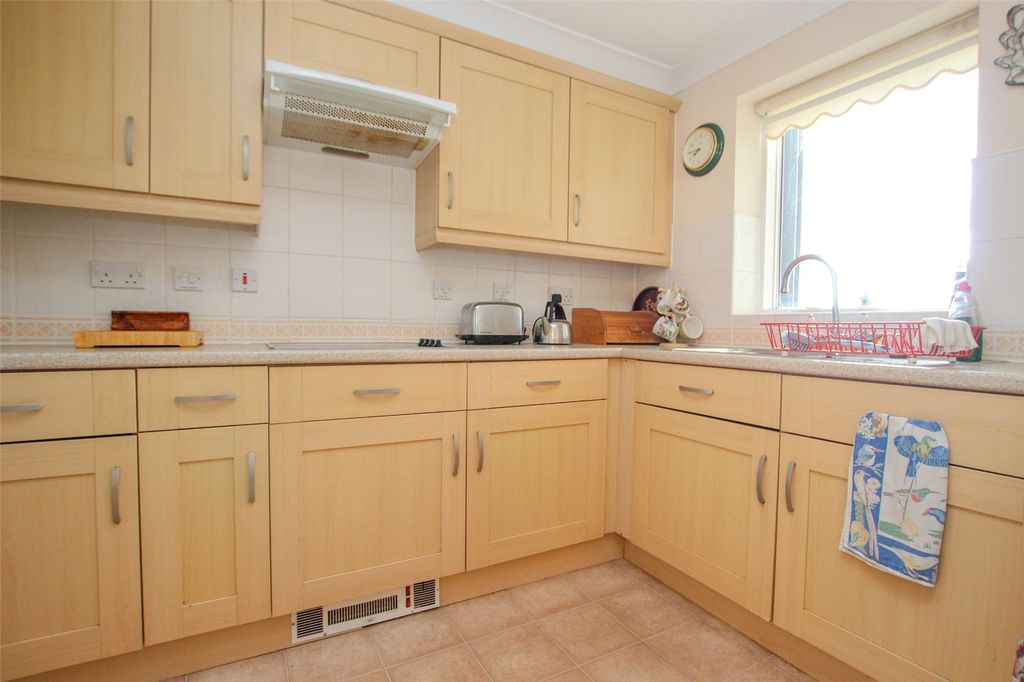 Additional image 8 of 2 bed flat for saleBeach Road, Weston-Super-Mare, Somerset BS23