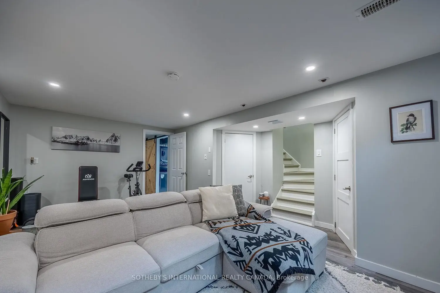 Additional image 11 of 5475 Lakeshore Road 113