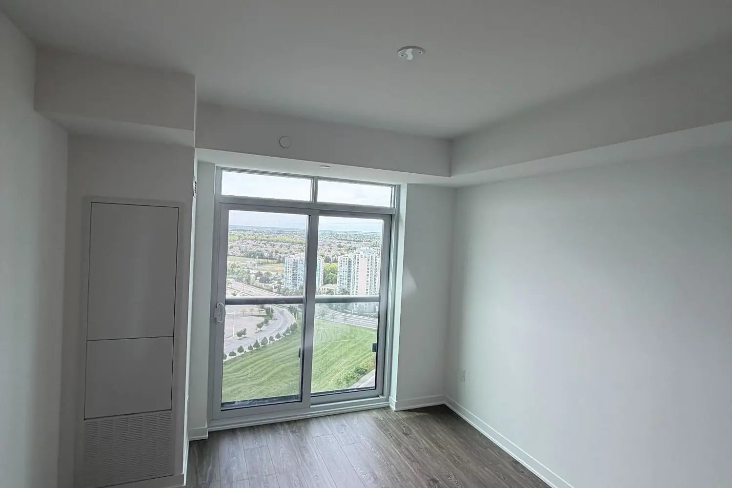 Additional image 16 of 2495 Eglinton Avenue 2407