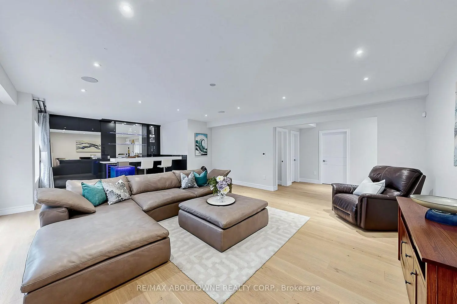 1364 Acton Crescent