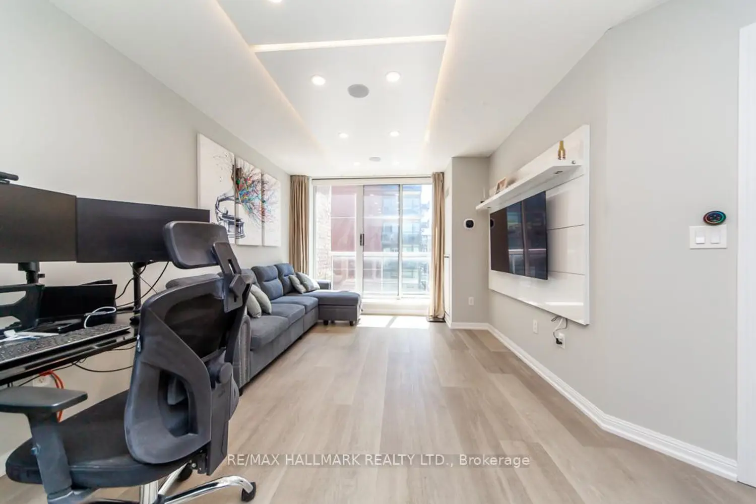 330 Adelaide Street 1103 photo 5