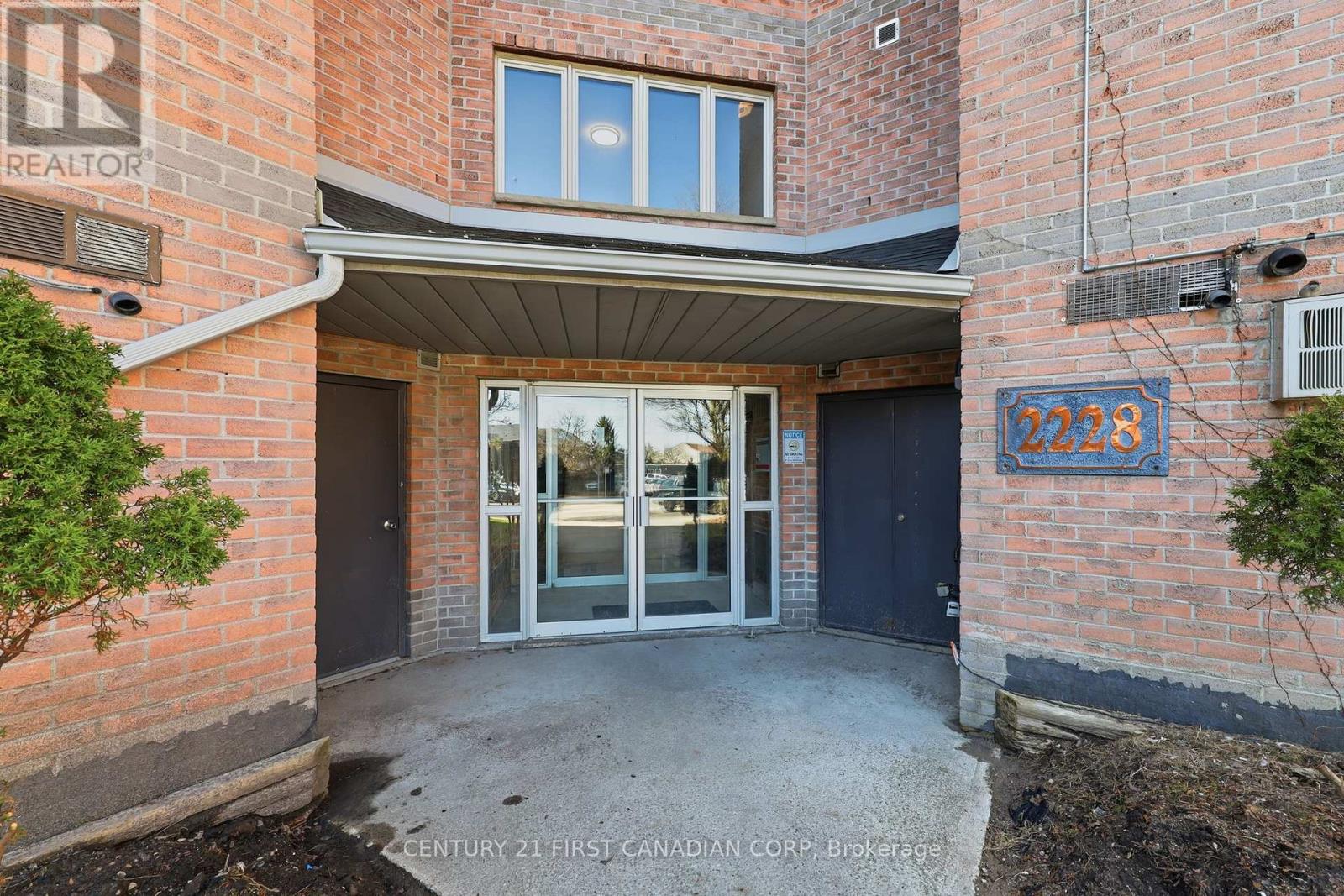 201 - 2228 TRAFALGAR STREET