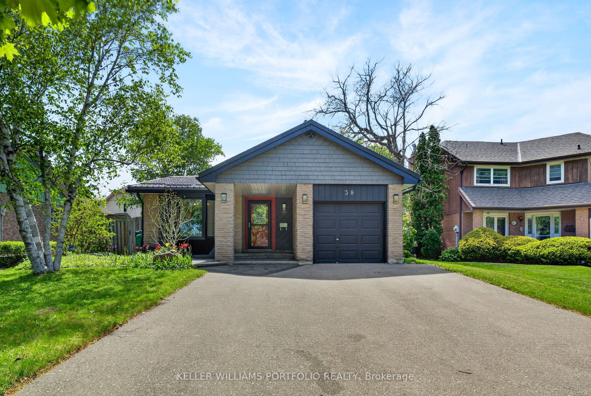 Additional image 2 of 38 Laurelcrest Street, Brampton, ON, L6S 2R4
