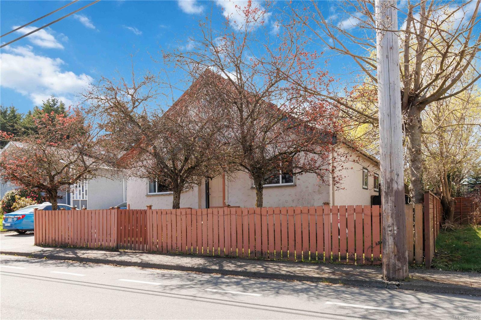 Additional image 3 of 938 Hereward Road, Victoria, BC, V9A 4C8