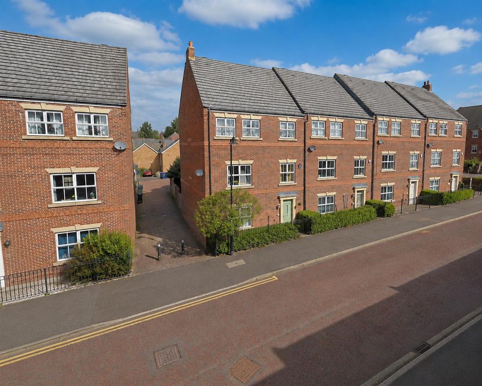 Additional image 3 of 5 bed end terrace house for saleFeatherstone Grove, Newcastle Upon Tyne NE3