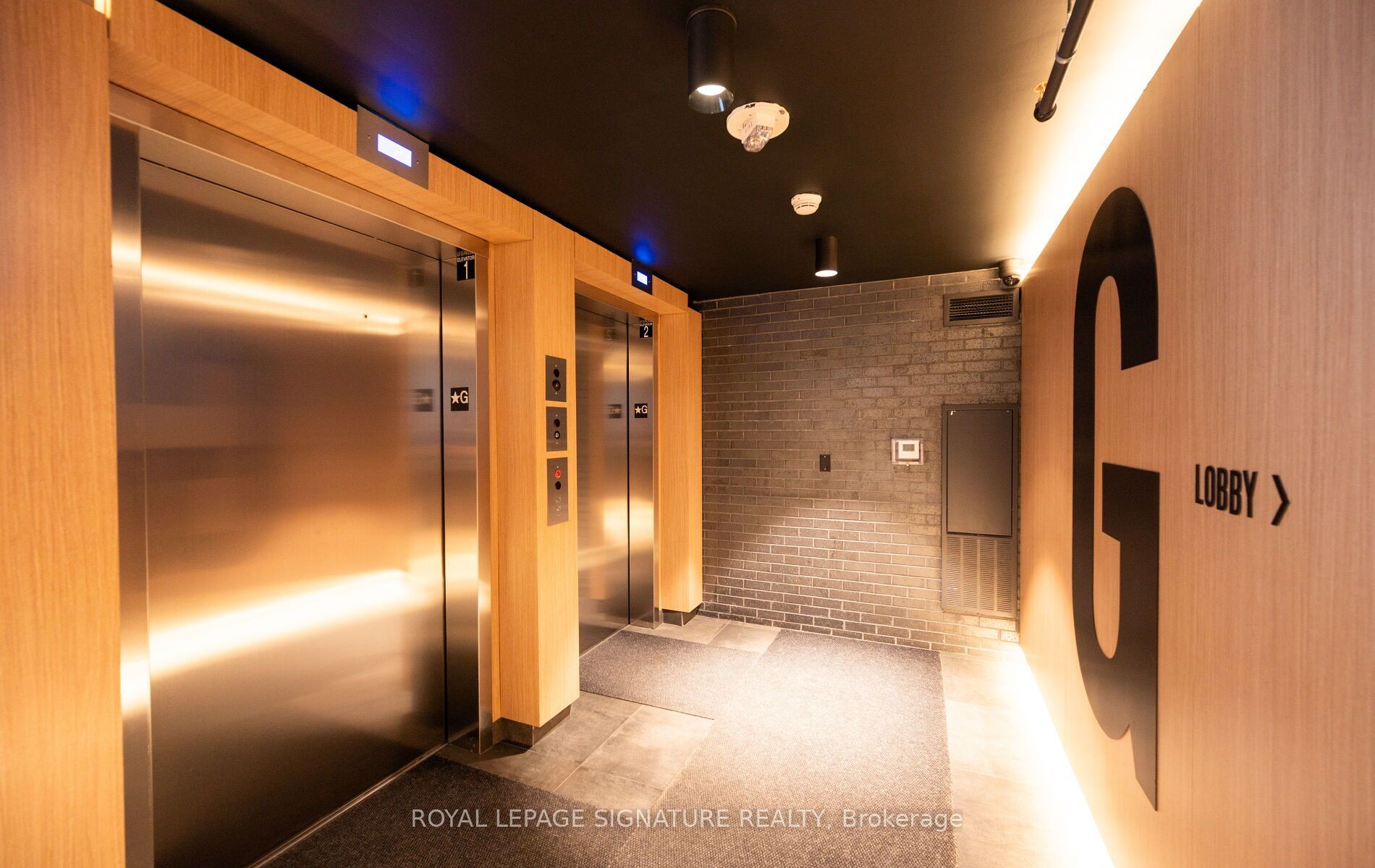 411-7 Smith Crescent, Toronto, ON, M8Z 0G3 photo 3