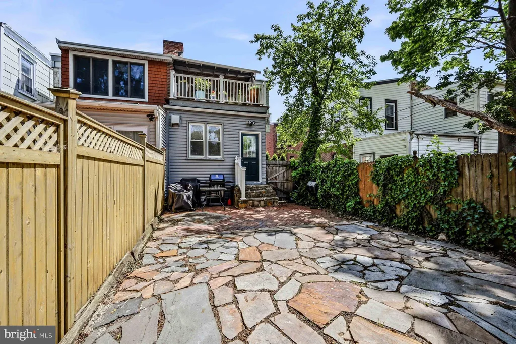 210 W 18th Street, Wilmington, DE 19802