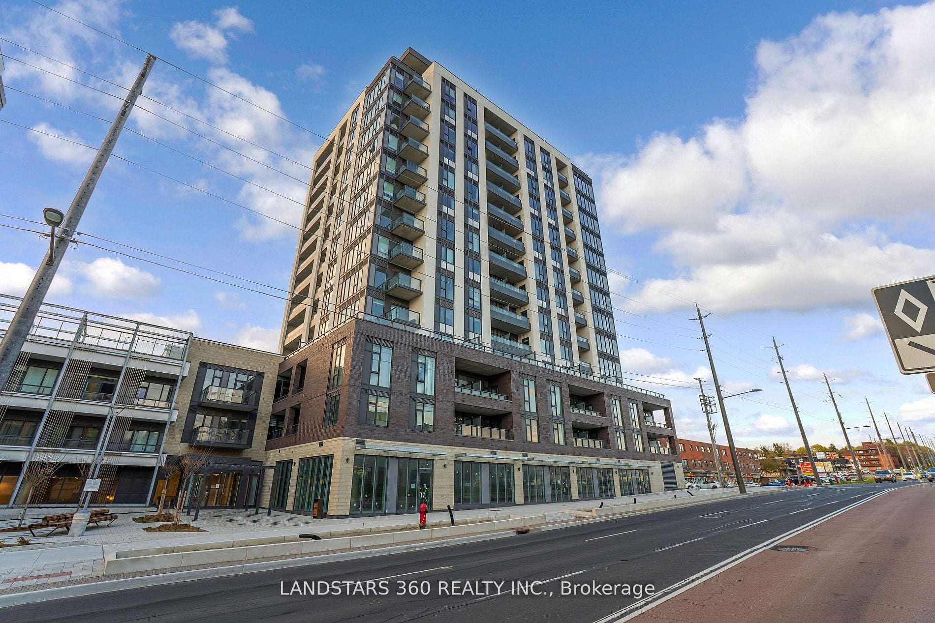 B1211-715 Davis Drive, Newmarket, ON, L3Y 0J2