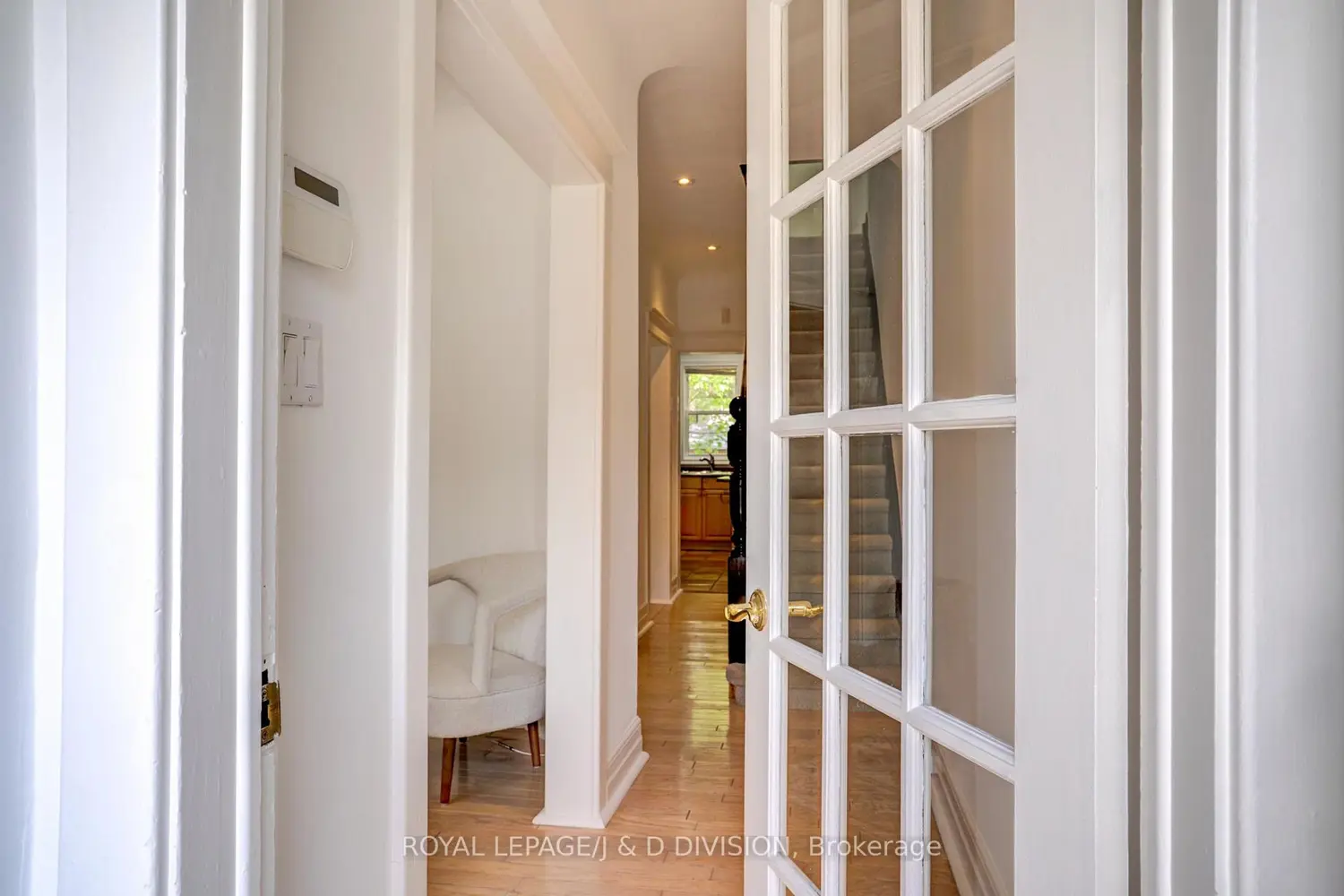 23 Empire Avenue photo 2