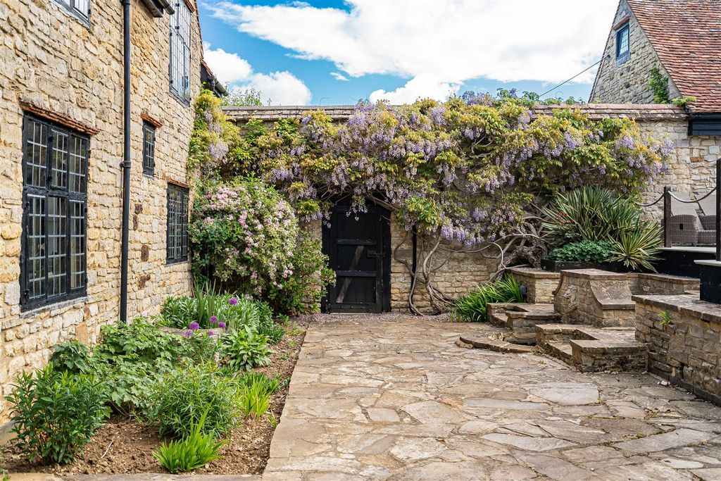 Additional image 18 of 7 bed property for sale34 Bell Lane, Syresham, Brackley NN13