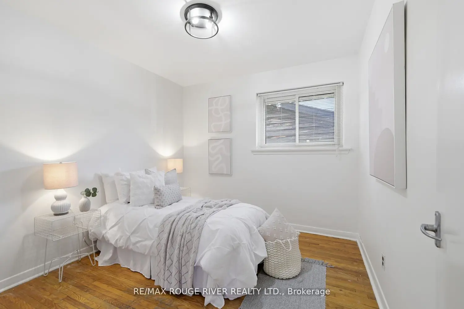 114 Rochman Boulevard photo 5
