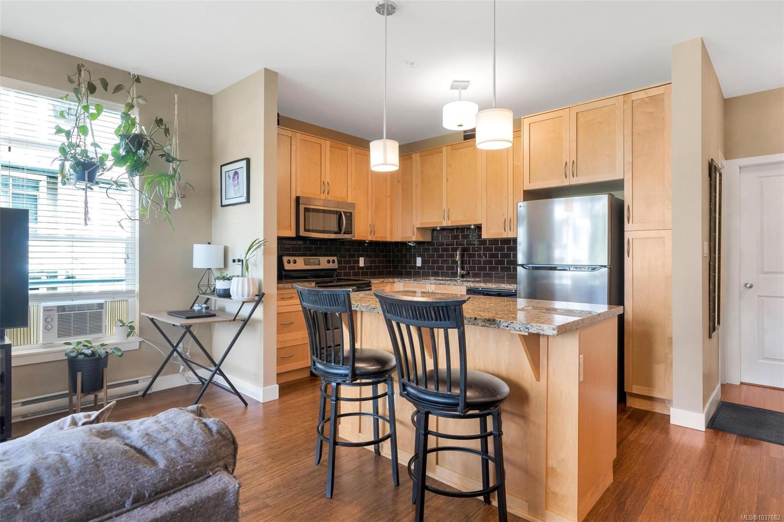 Additional image 3 of 302-608 Fairway Avenue, Langford, BC, V9B 2R5
