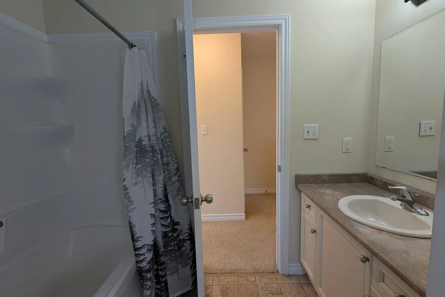 Additional image 12 of 931 Glasgow Street 27B