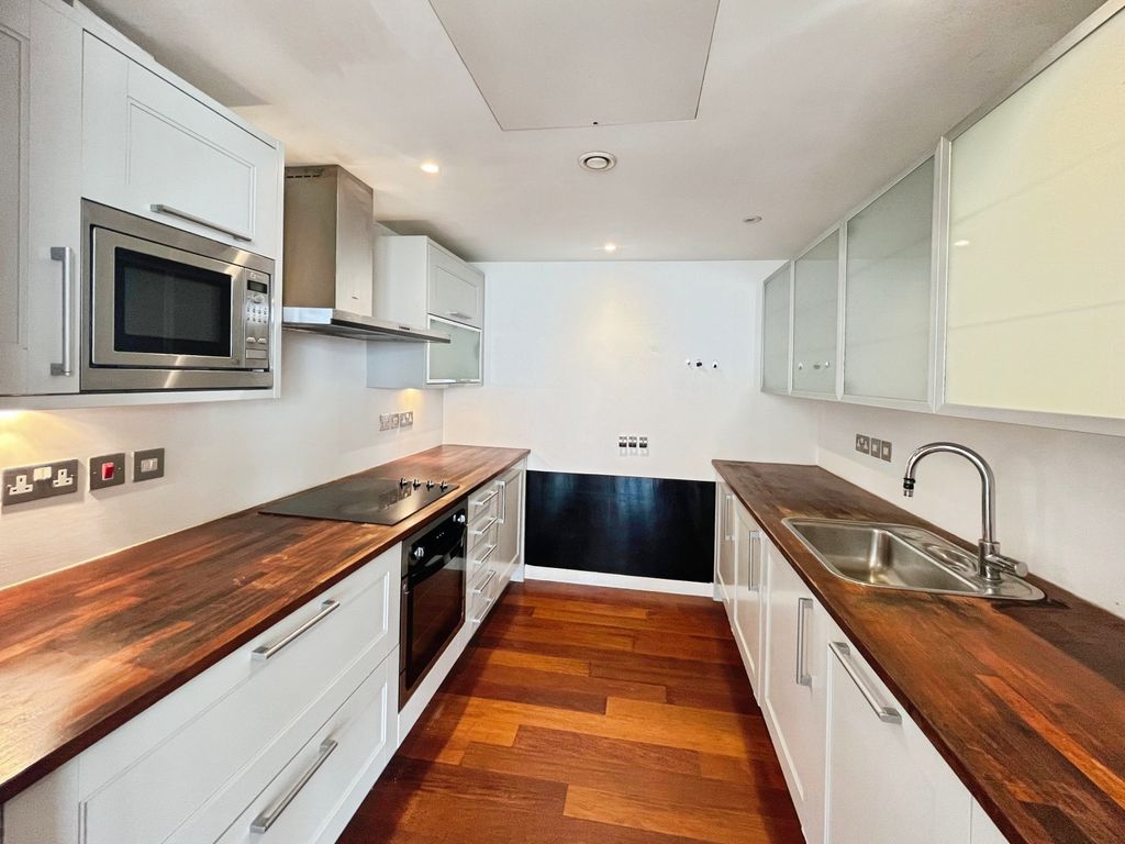 Additional image 7 of 2 bed flat for saleBeetham Tower, Old Hall Street, City Centre, Liverpool L3