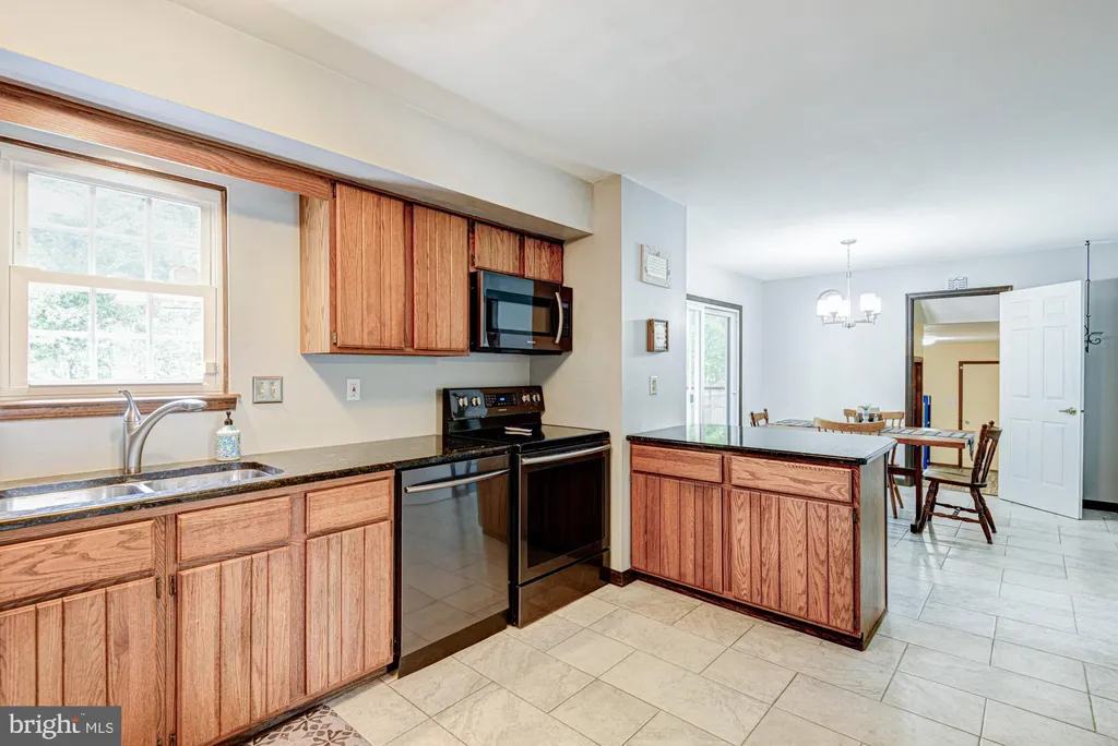 Additional image 33 of 8 Risa Court, Newark, DE 19702