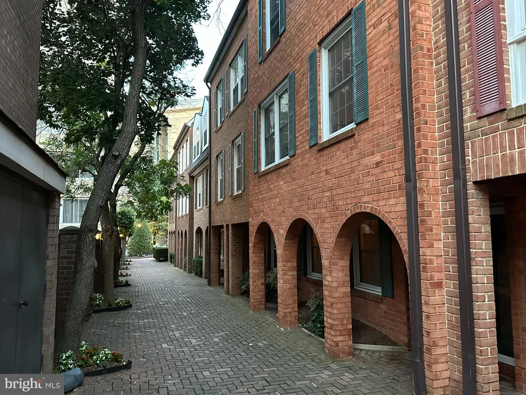 Additional image 3 of 900 24th Street NW Unit K, Washington, DC 20037
