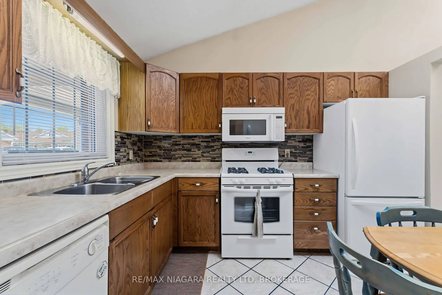 Additional image 2 of 4117 Apple Blossom Lane 9