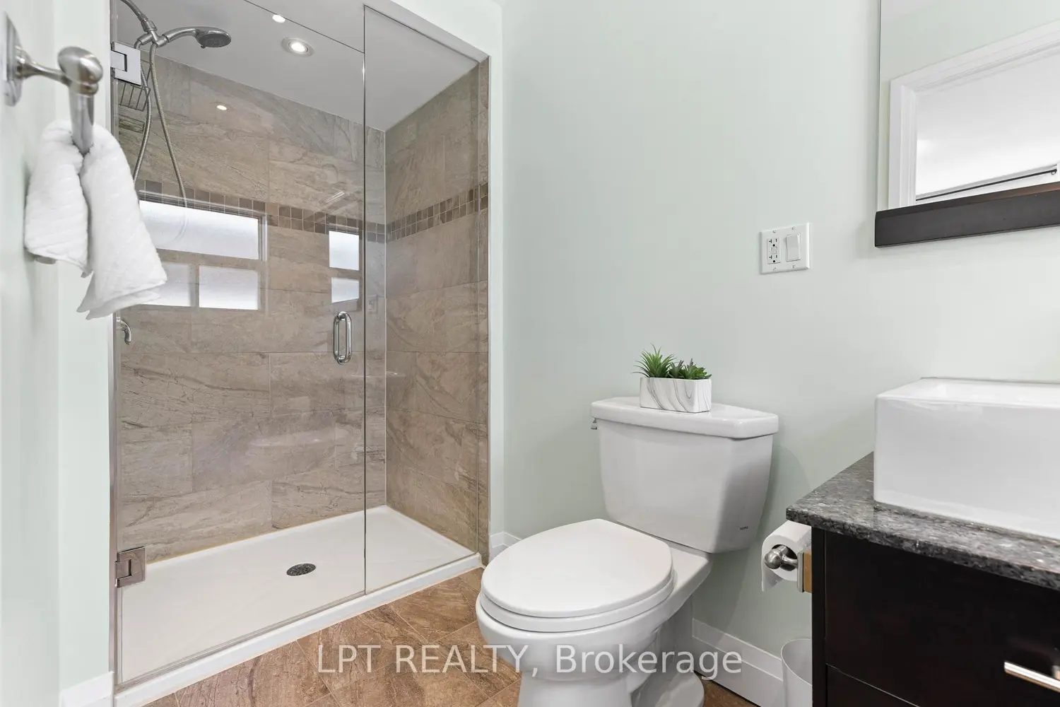 818 Poplar Avenue photo 5
