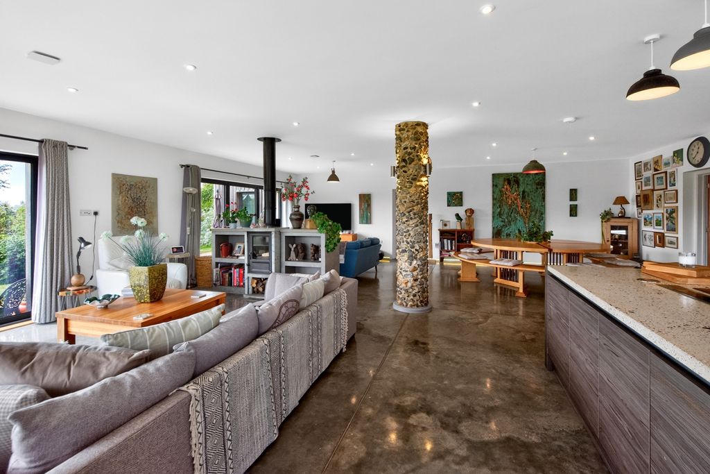 Additional image 3 of 4 bed bungalow for saleBlooms Hall Lane, Stanstead, Sudbury, Suffolk CO10