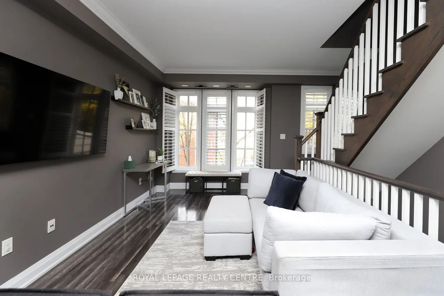 Additional image 8 of 3077 Cawthra Road 10