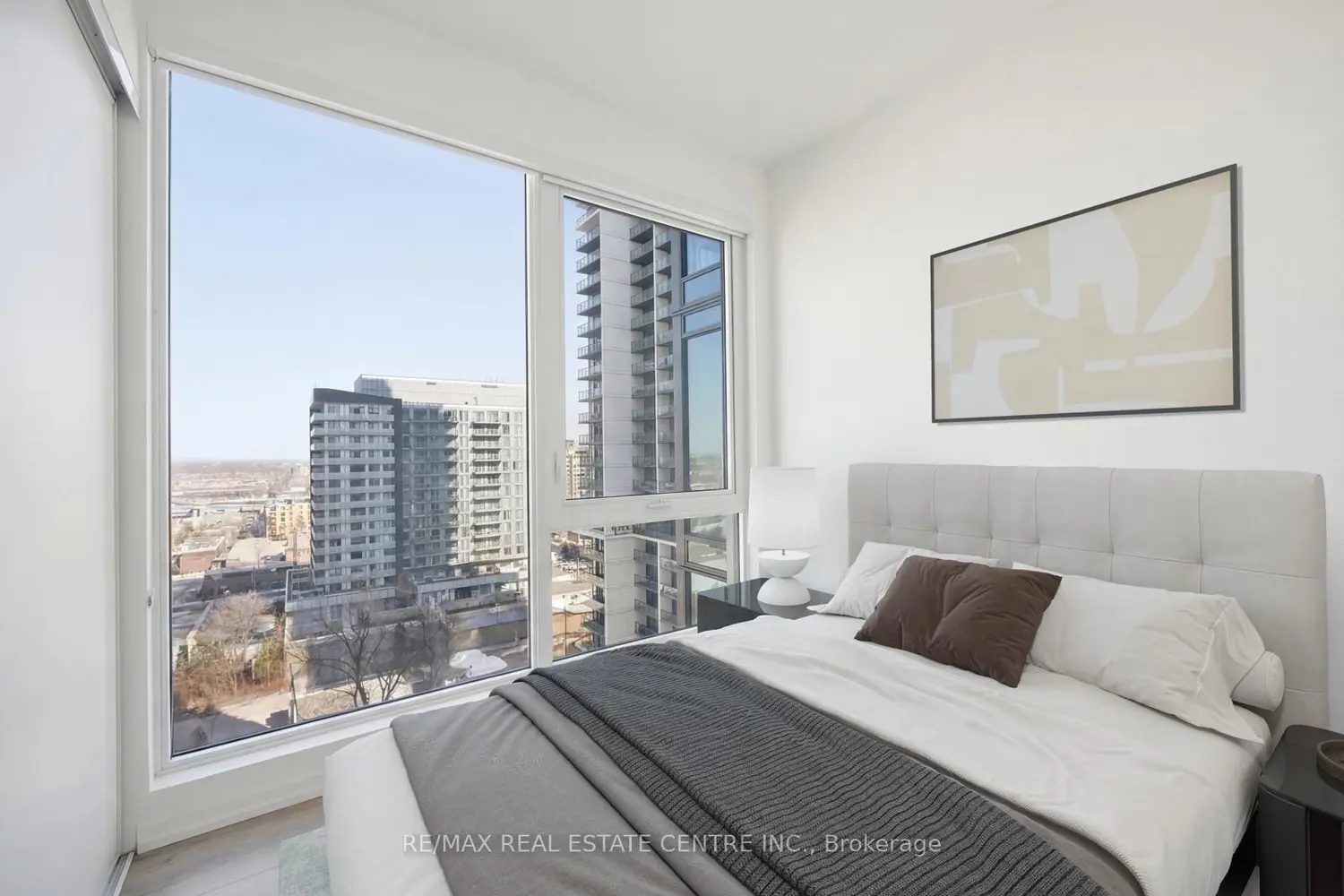 Additional image 11 of 1000 Portage Parkway 3603