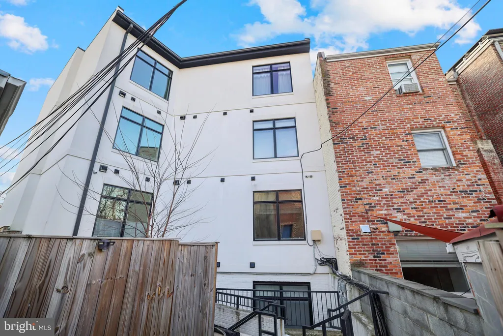 1220 Potomac Avenue SE Unit 3, Washington, DC 20003