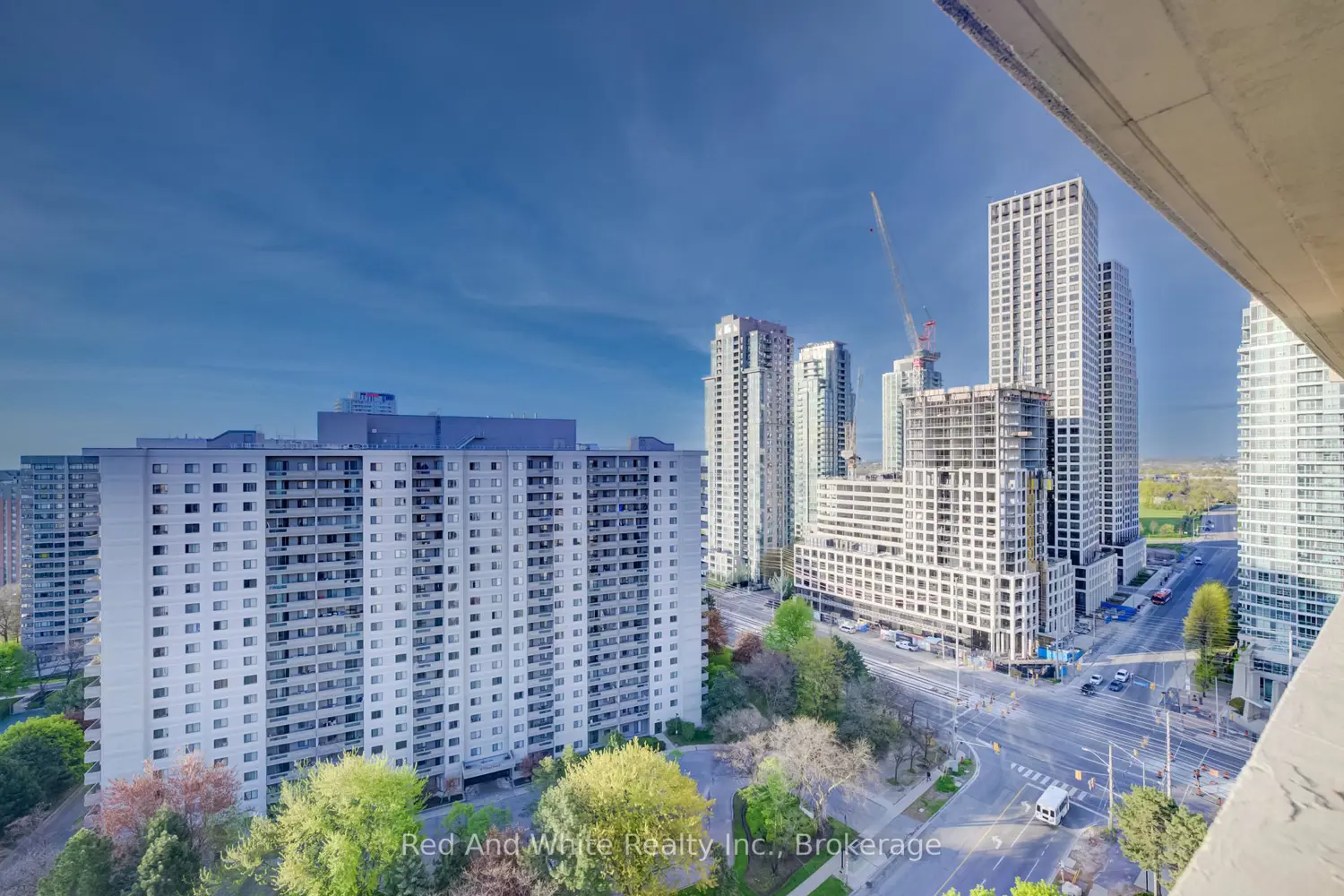 Additional image 9 of 3590 Kaneff Crescent 2013