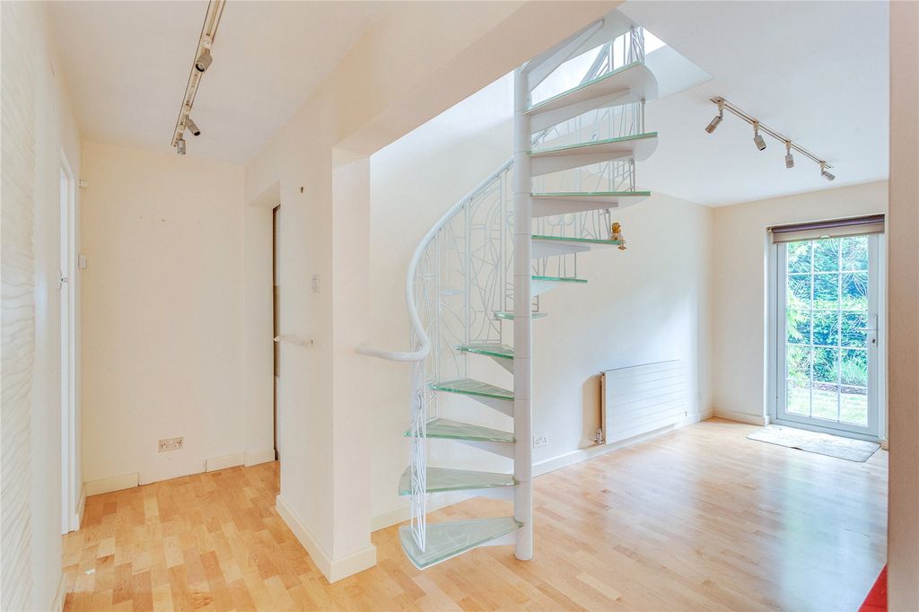 Additional image 6 of 3 bed flat for salePhyllis Court Drive, Henley-On-Thames, Oxfordshire RG9