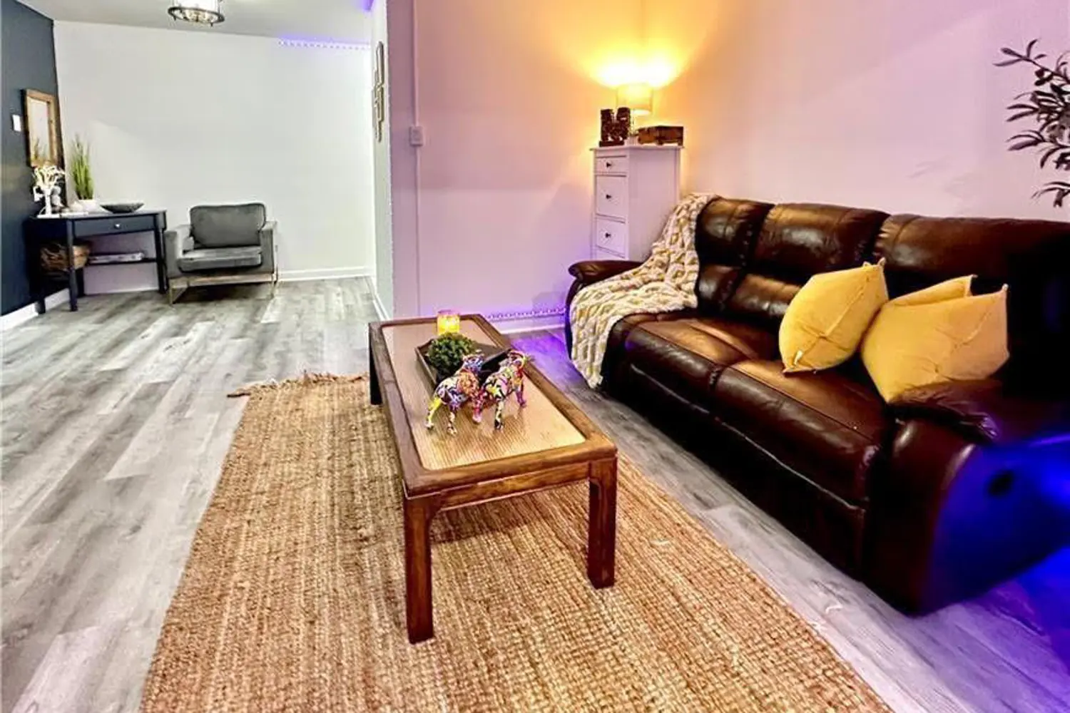 Additional image 7 of 563 Mornington Avenue 212