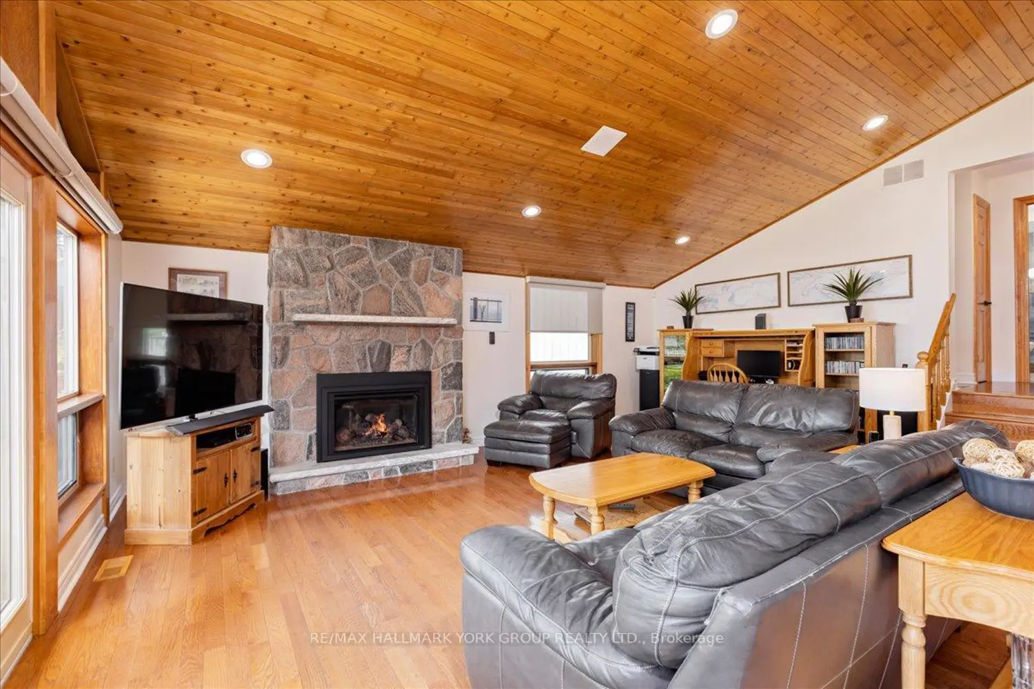 229 Lake Drive photo 3