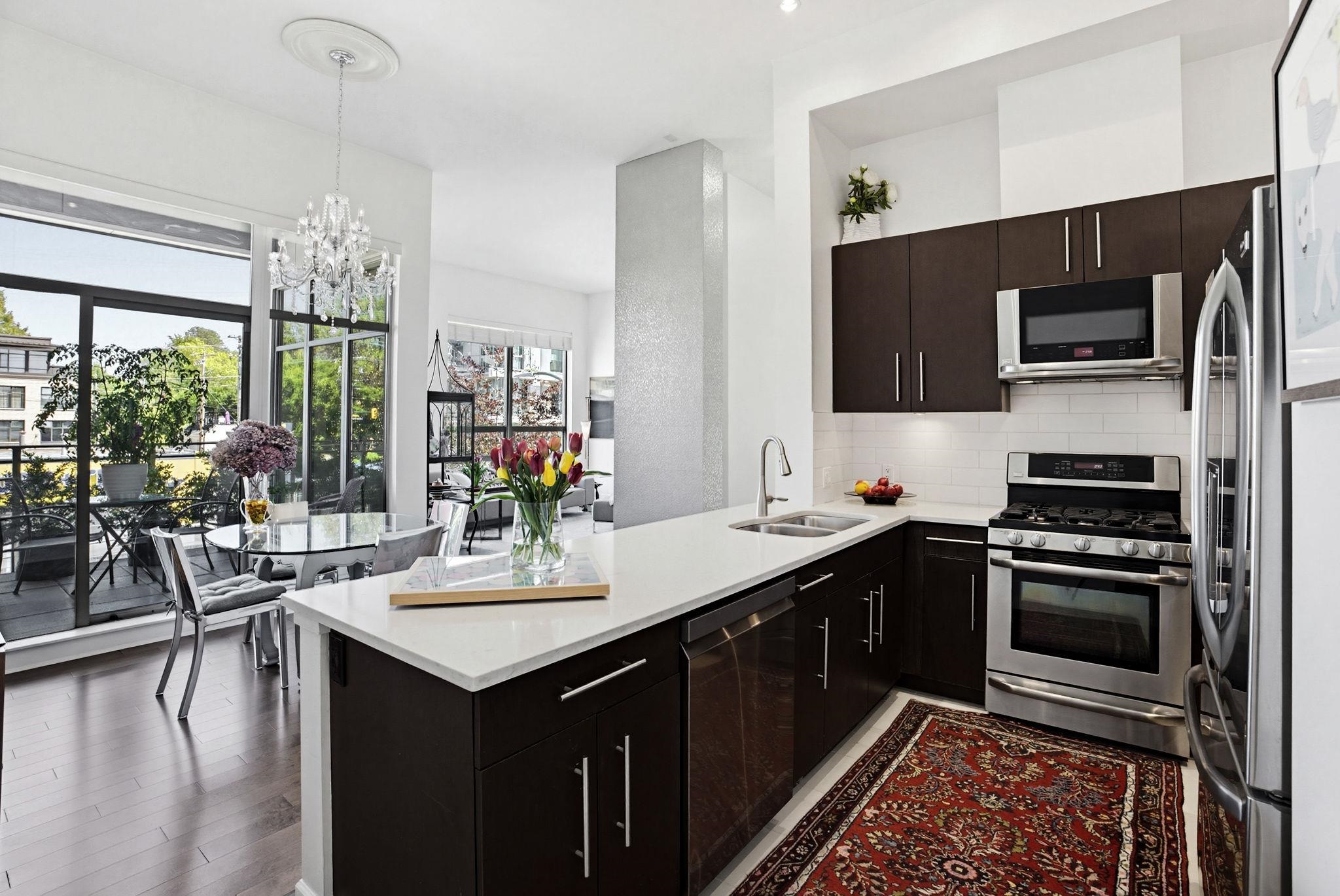 304-2108 4th Avenue W, Vancouver, BC, V6K 2N2