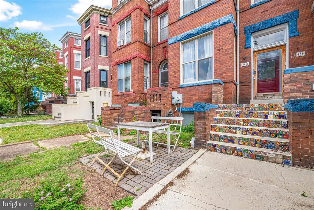 30 R Street NE Unit B, Washington, DC 20002
