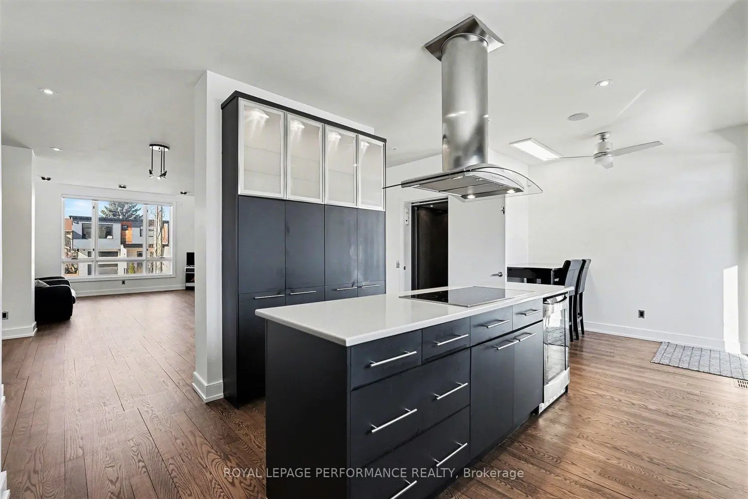805 Kingsmere Avenue photo 4