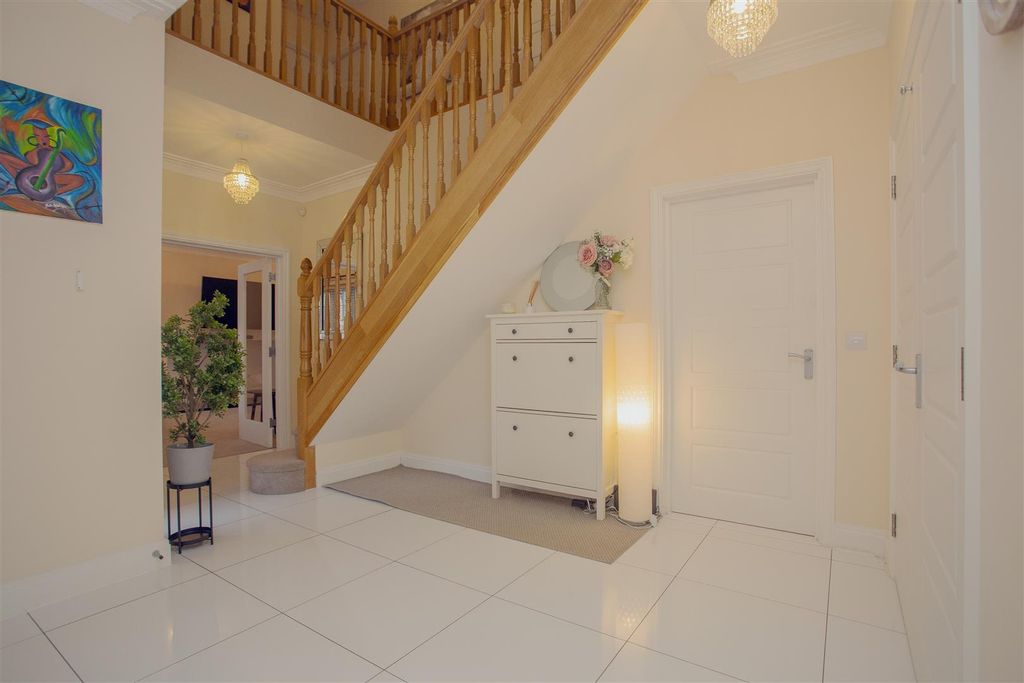 Additional image 11 of 5 bed detached house for saleVawser Crescent, Peterborough PE3