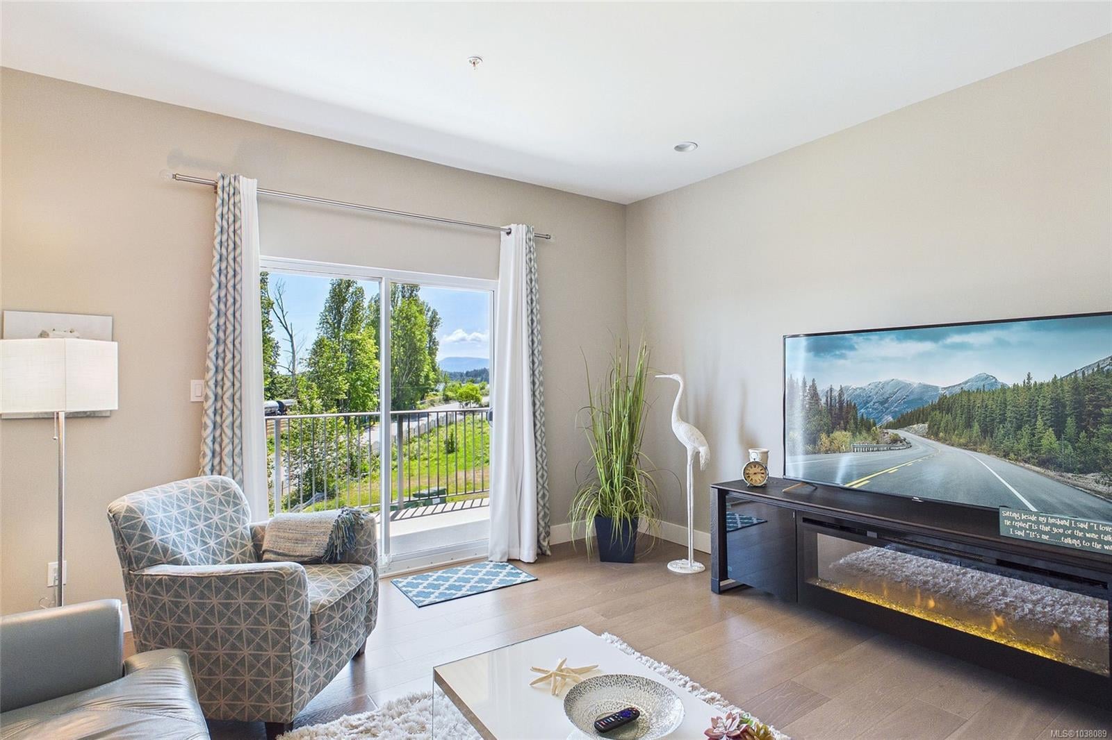 Additional image 4 of 304-104 Esplanade Street, Nanaimo, BC, V9R 0G6