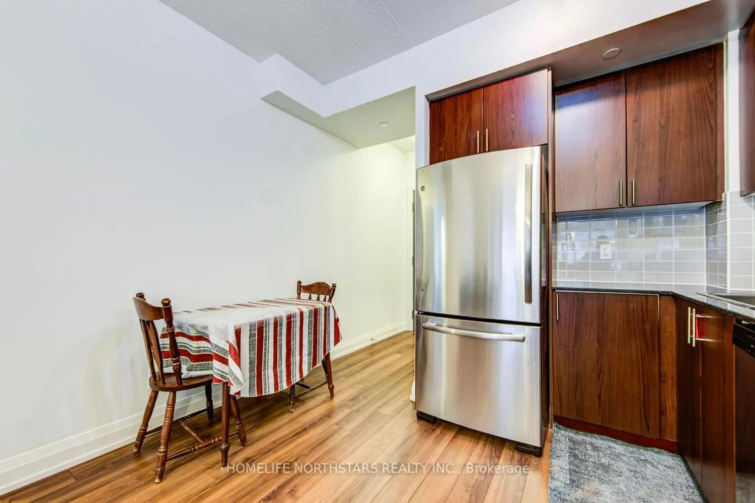 Additional image 6 of 7165 Yonge Street 432