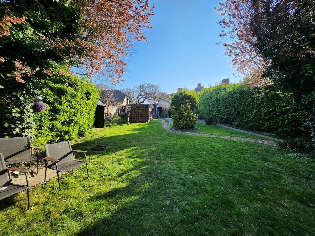 3 bed detached house for saleMargate Road, Ramsgate CT12 photo 4