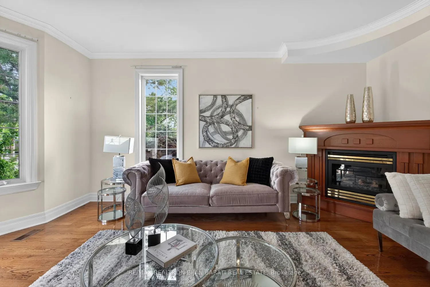 60 Lorraine Drive photo 4