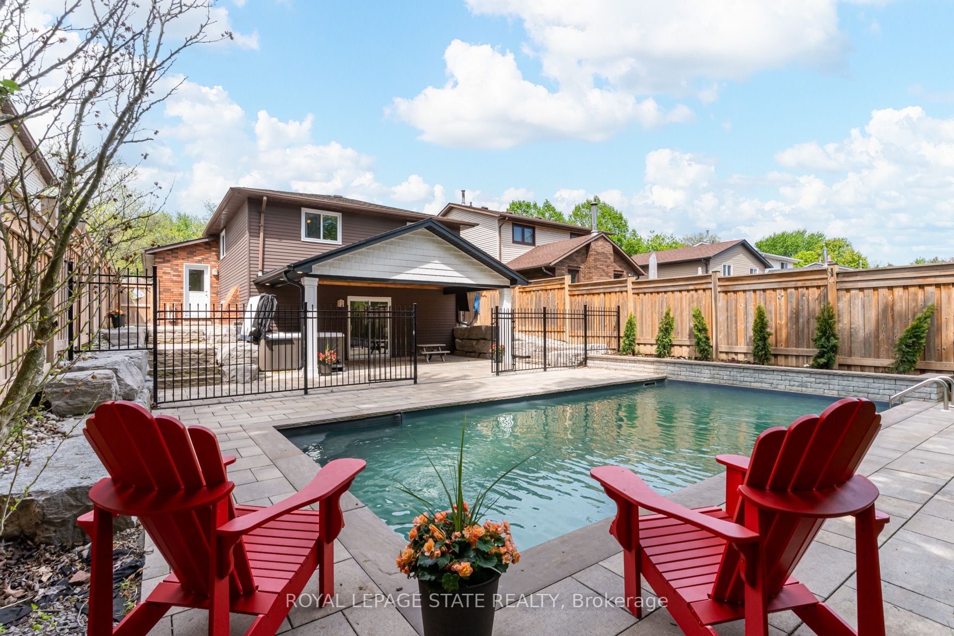 Additional image 2 of 27 Bloomsbury Court, Hamilton, ON, L9G 4L5