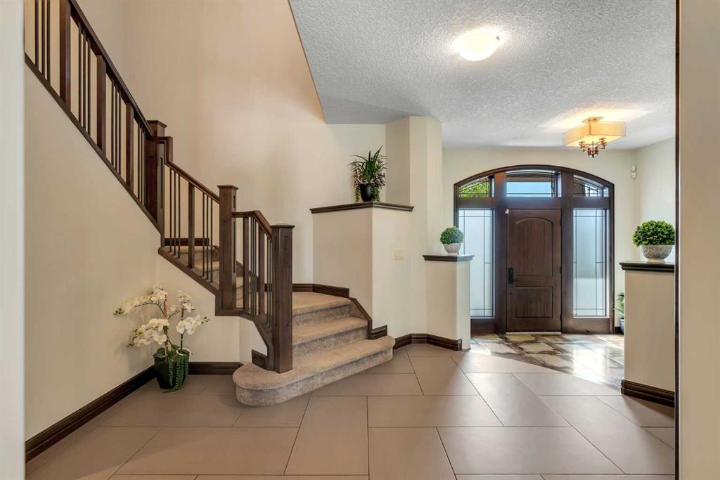 Additional image 5 of 206 West Grove Rise SW, Calgary, AB, T3H 0S3