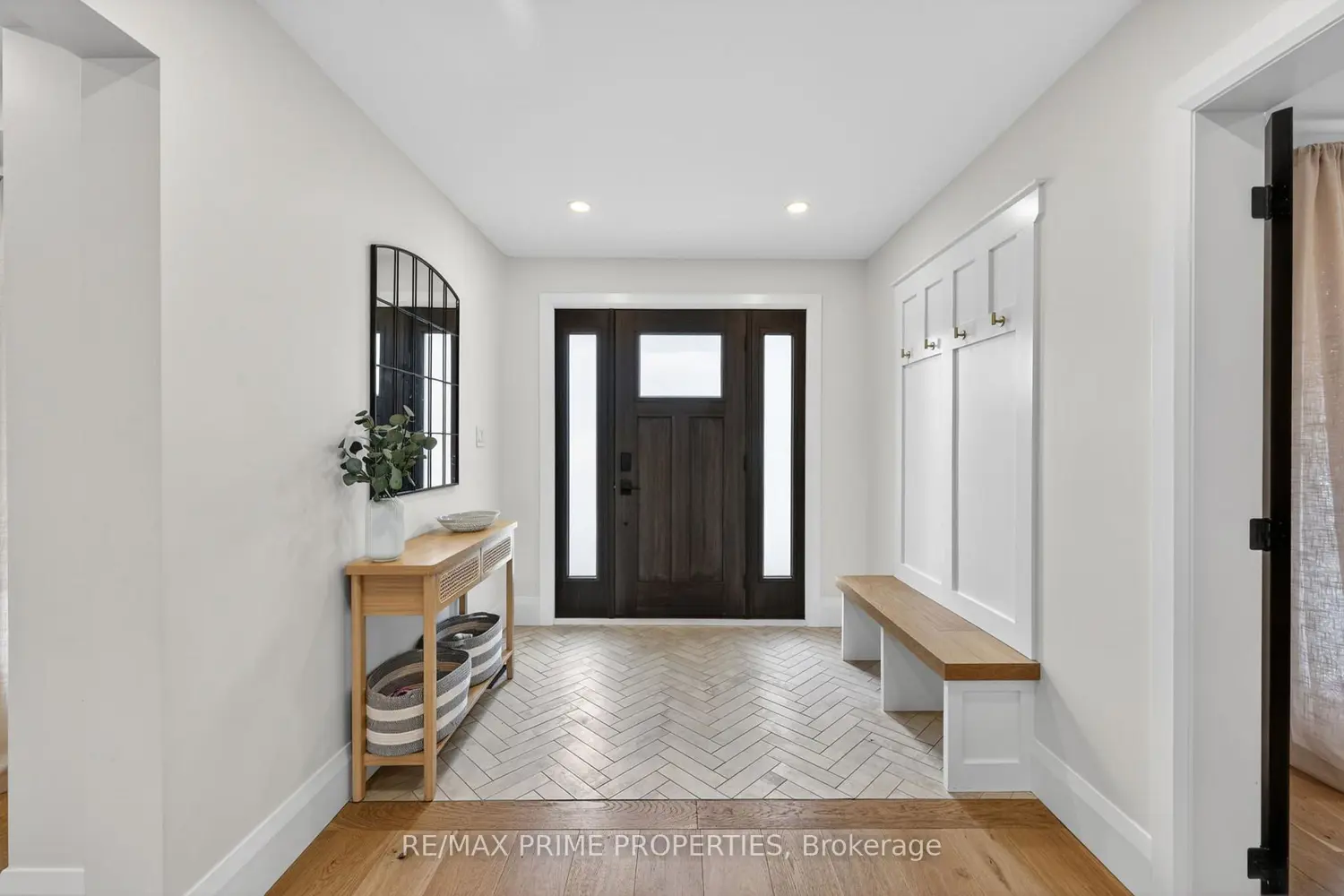 64 Balmoral Heights