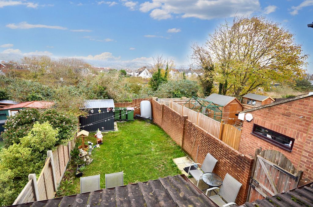 3 bed semi-detached house for saleShorncliffe Road, Folkestone CT20