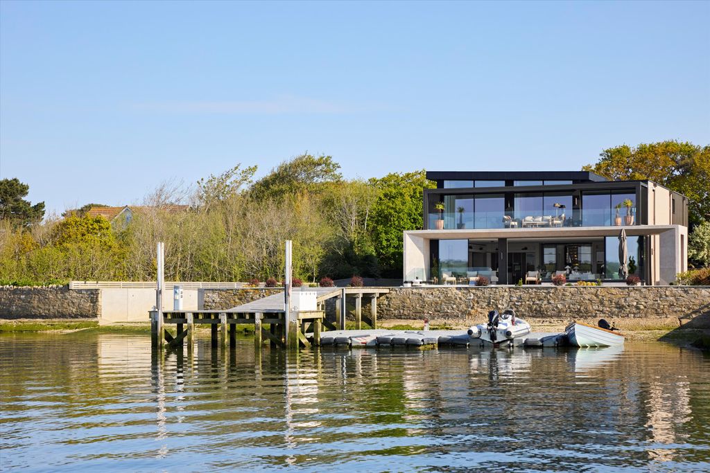 5 bed detached house for saleWaterside, Christchurch, Dorset BH23