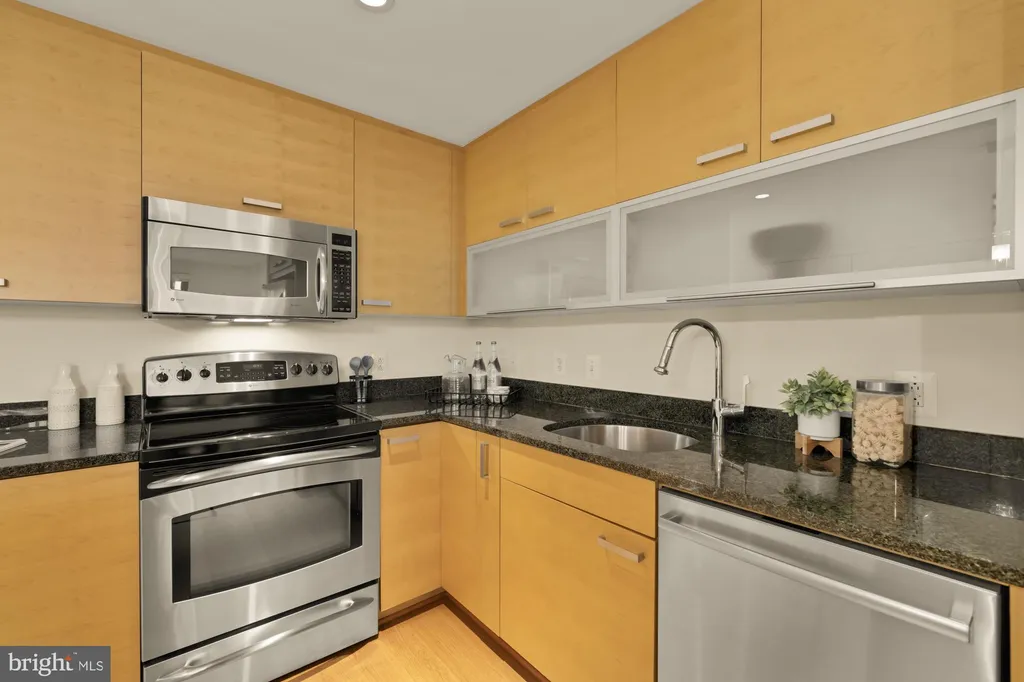 Additional image 7 of 1010 Massachusetts Avenue NW Unit 207, Washington, DC 20001