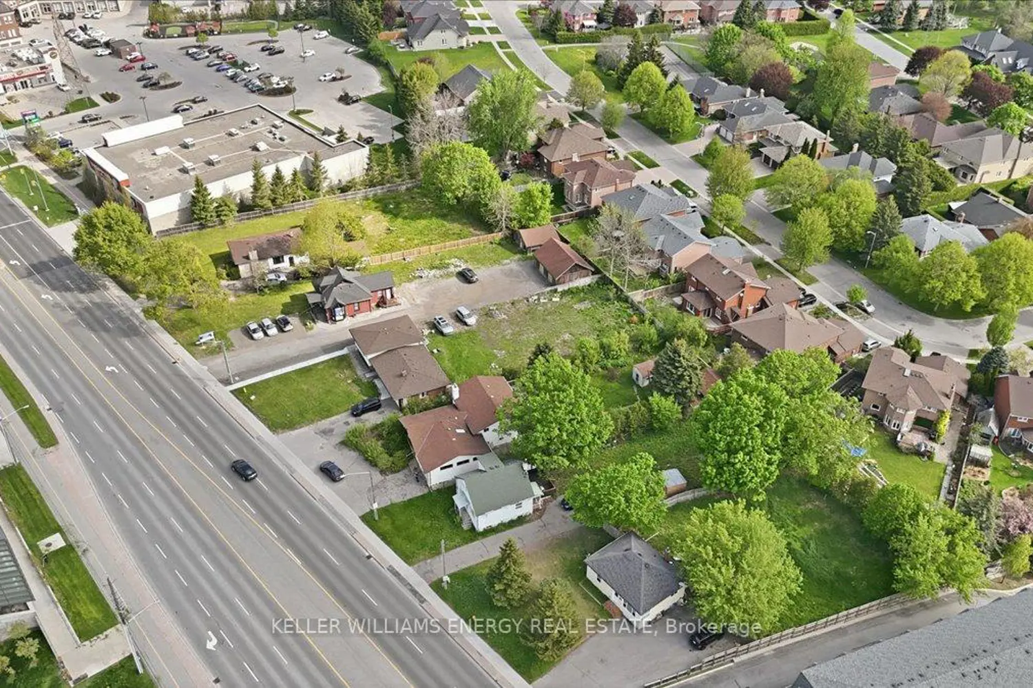 Additional image 11 of 2033 Simcoe Street