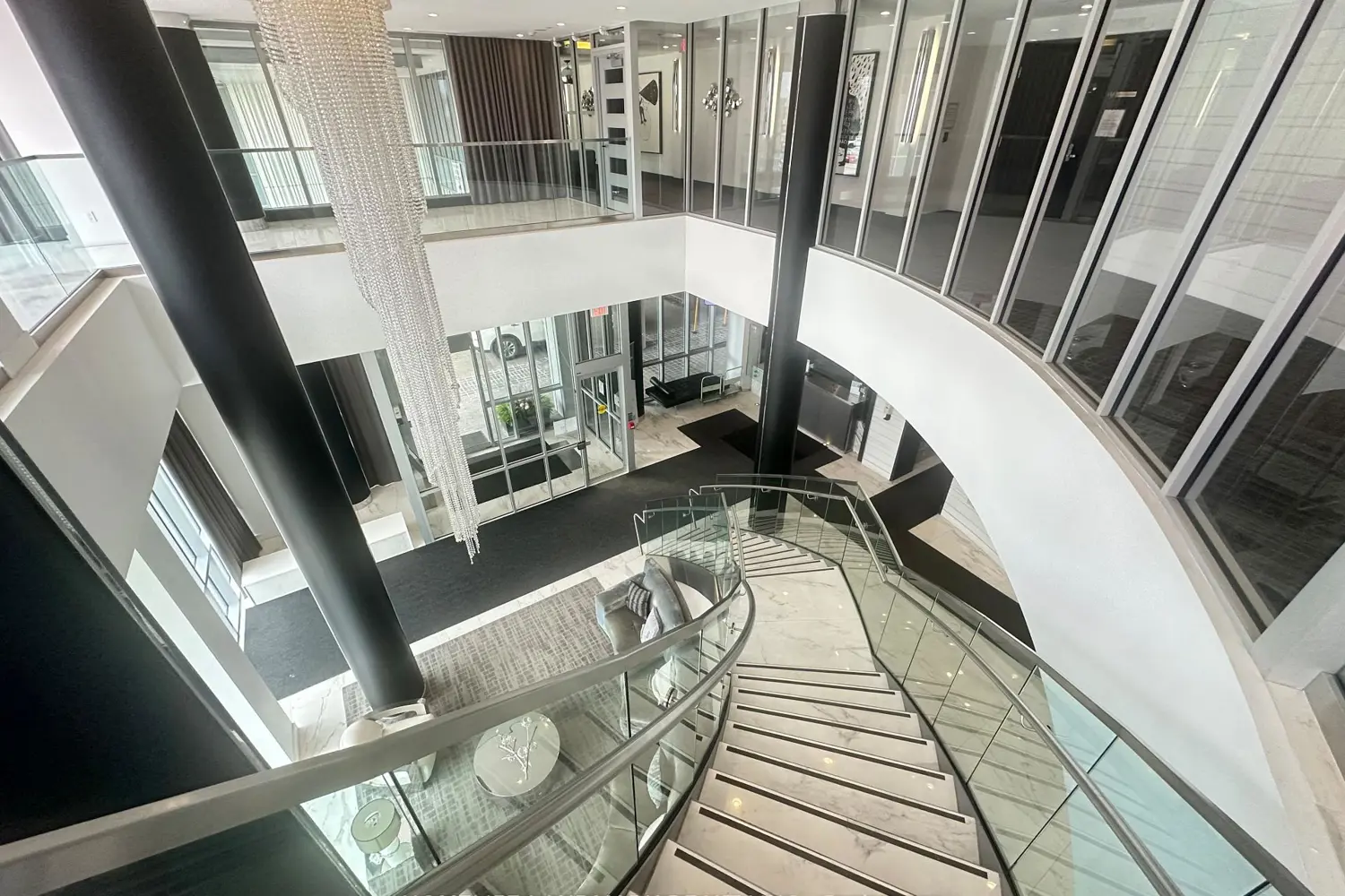 Additional image 2 of 9471 Yonge Street 745