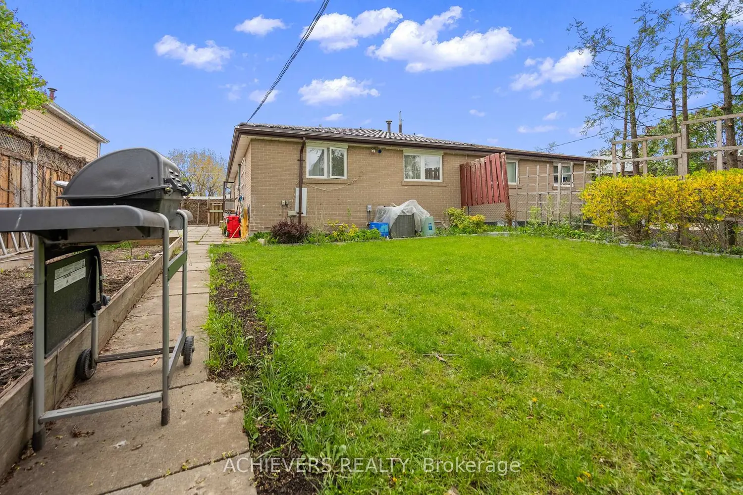 Additional image 20 of 39 Danesbury Crescent