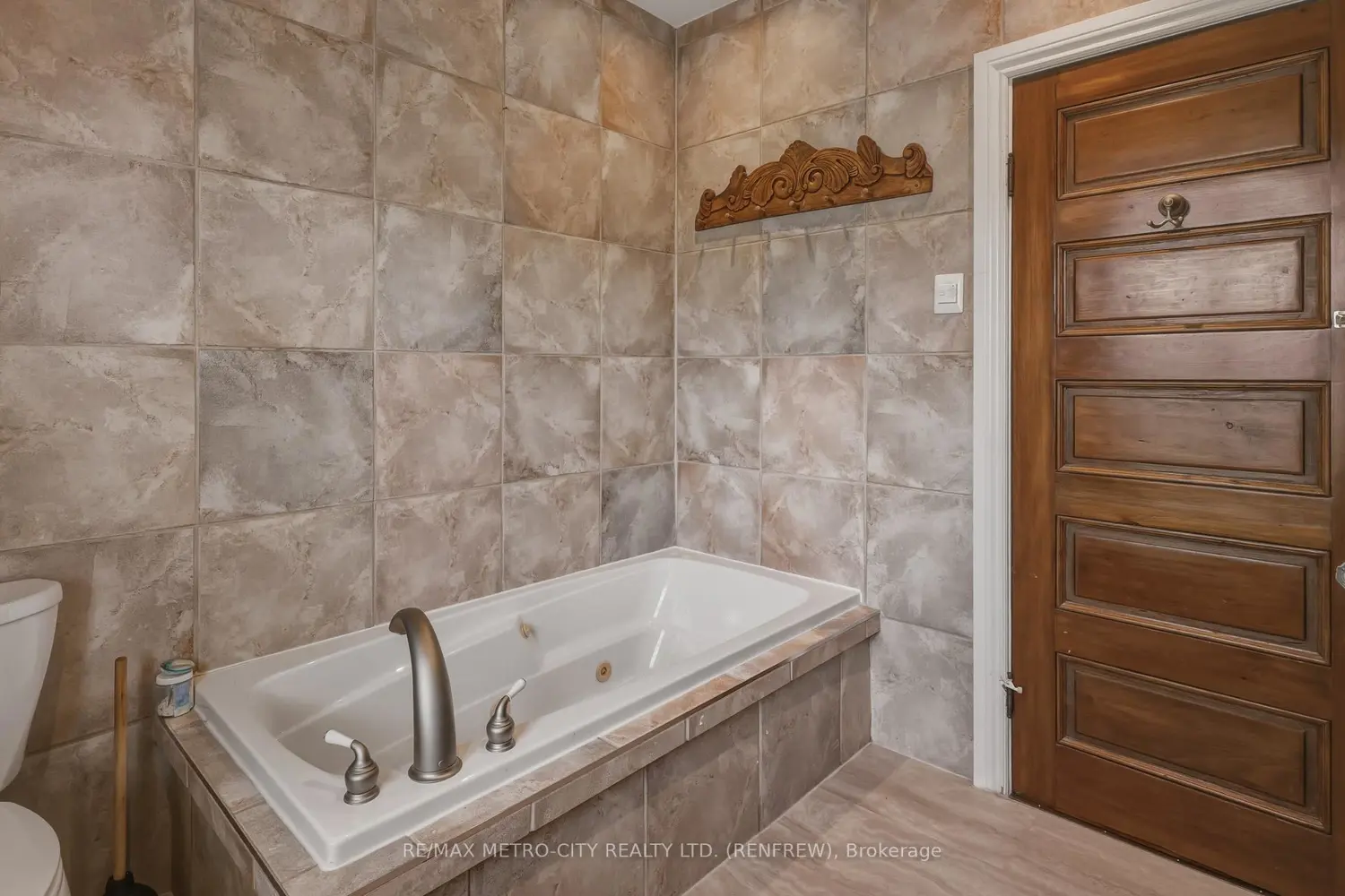 Additional image 13 of 560 Raglan Street